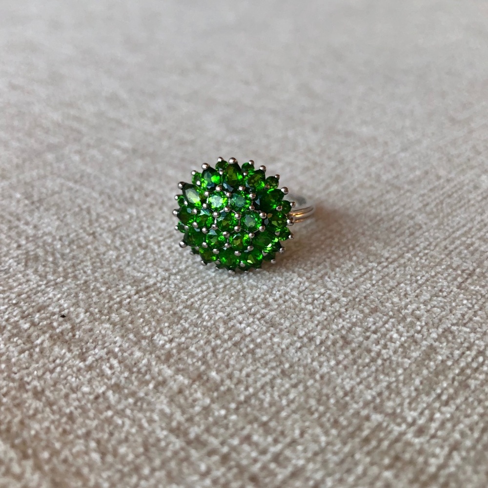 Silver and peridot ring - Picture 2 of 2